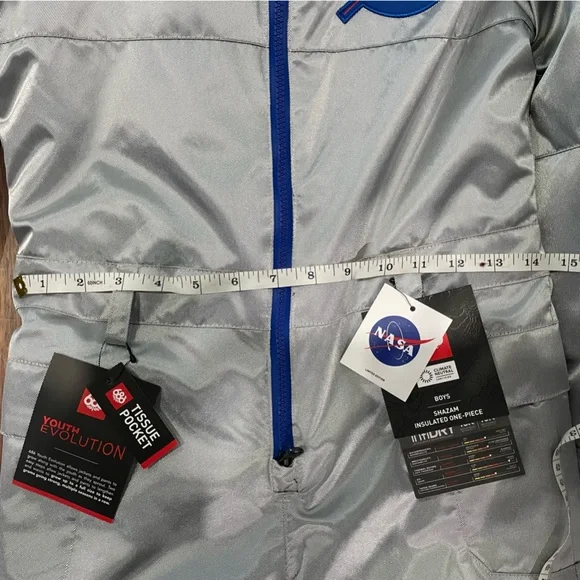 SOLD!! 686 x NASA Boys Shazam Insulated One Piece Snowsuit Silver BNWT Size XS - Picture 14 of 15